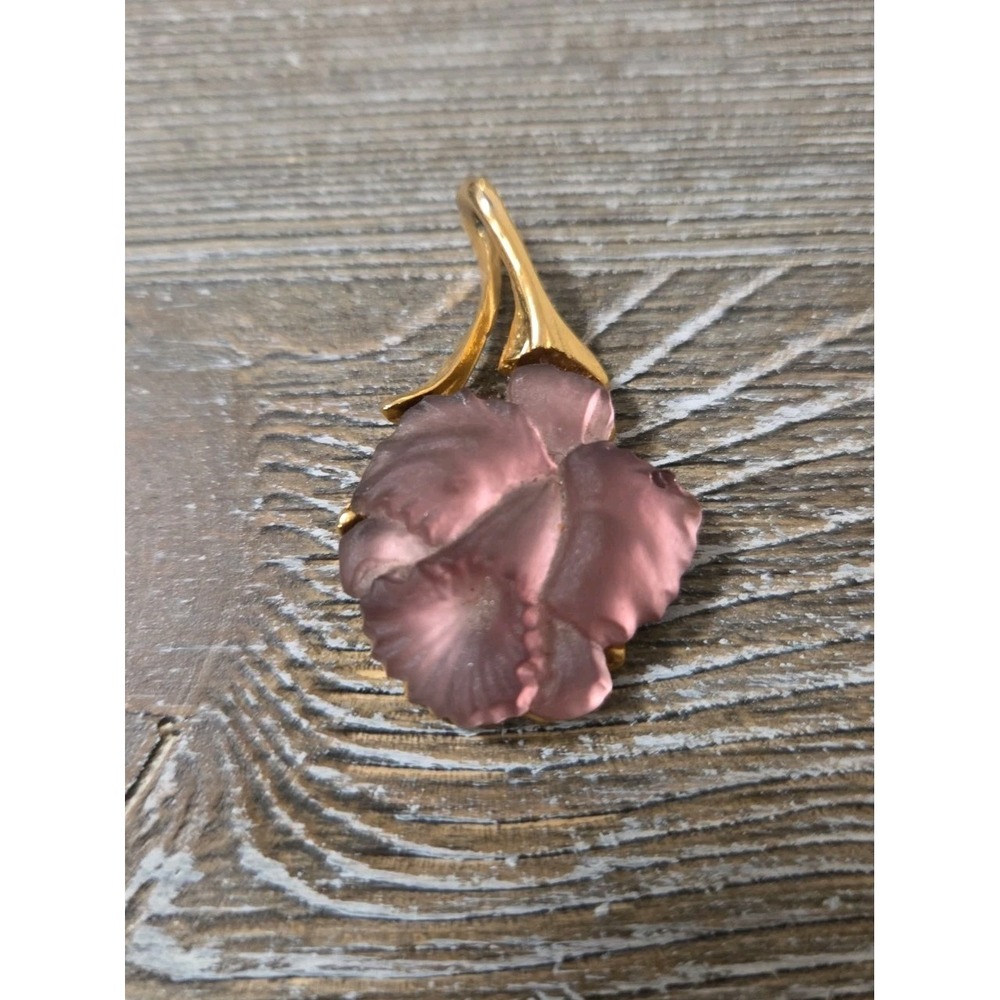Park Lane Vintage Purple Daffodil Frosted Glass Flower Pendant Goldtone